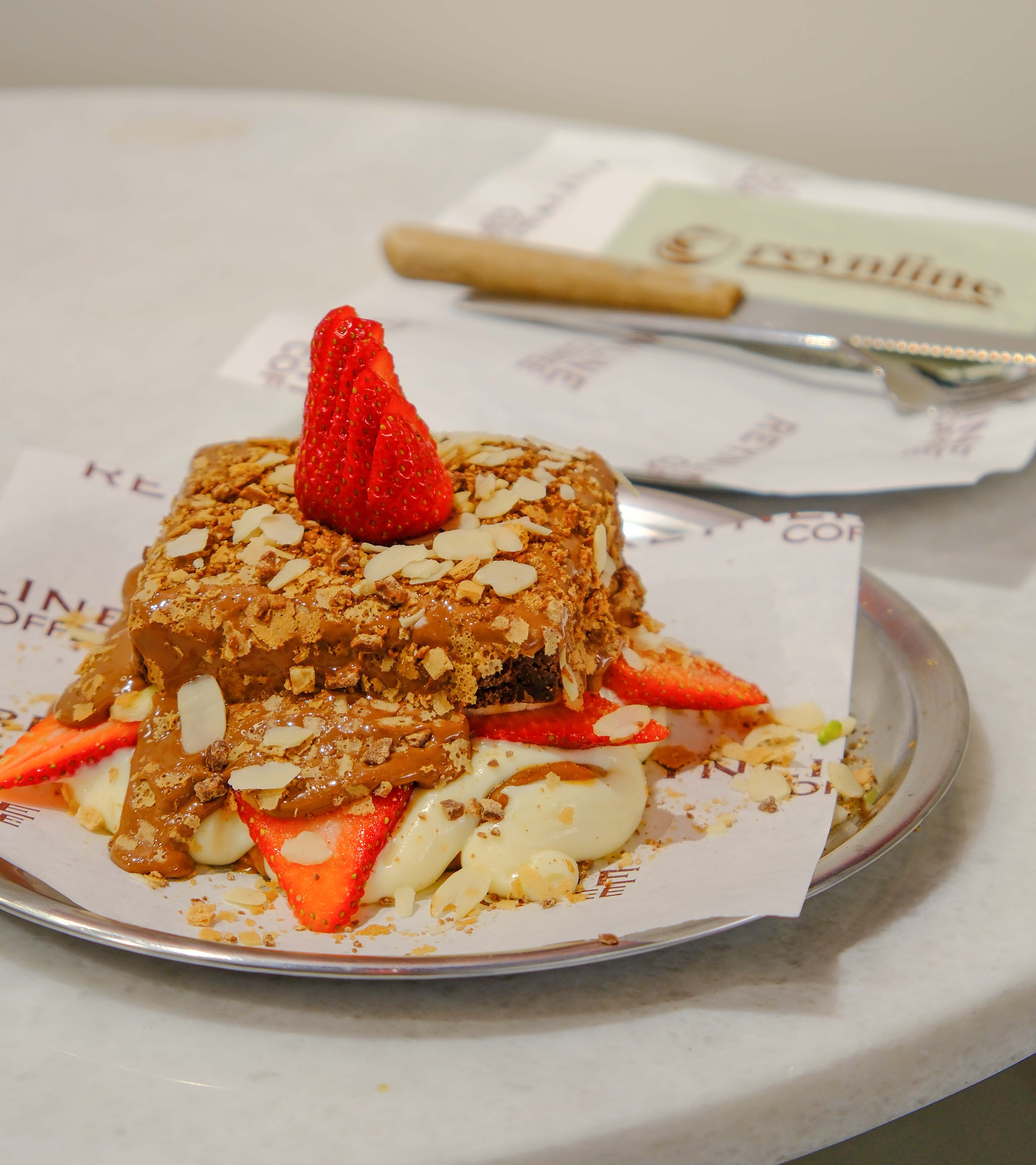 𝑩𝑹𝑶𝑾𝑵𝑰𝑬